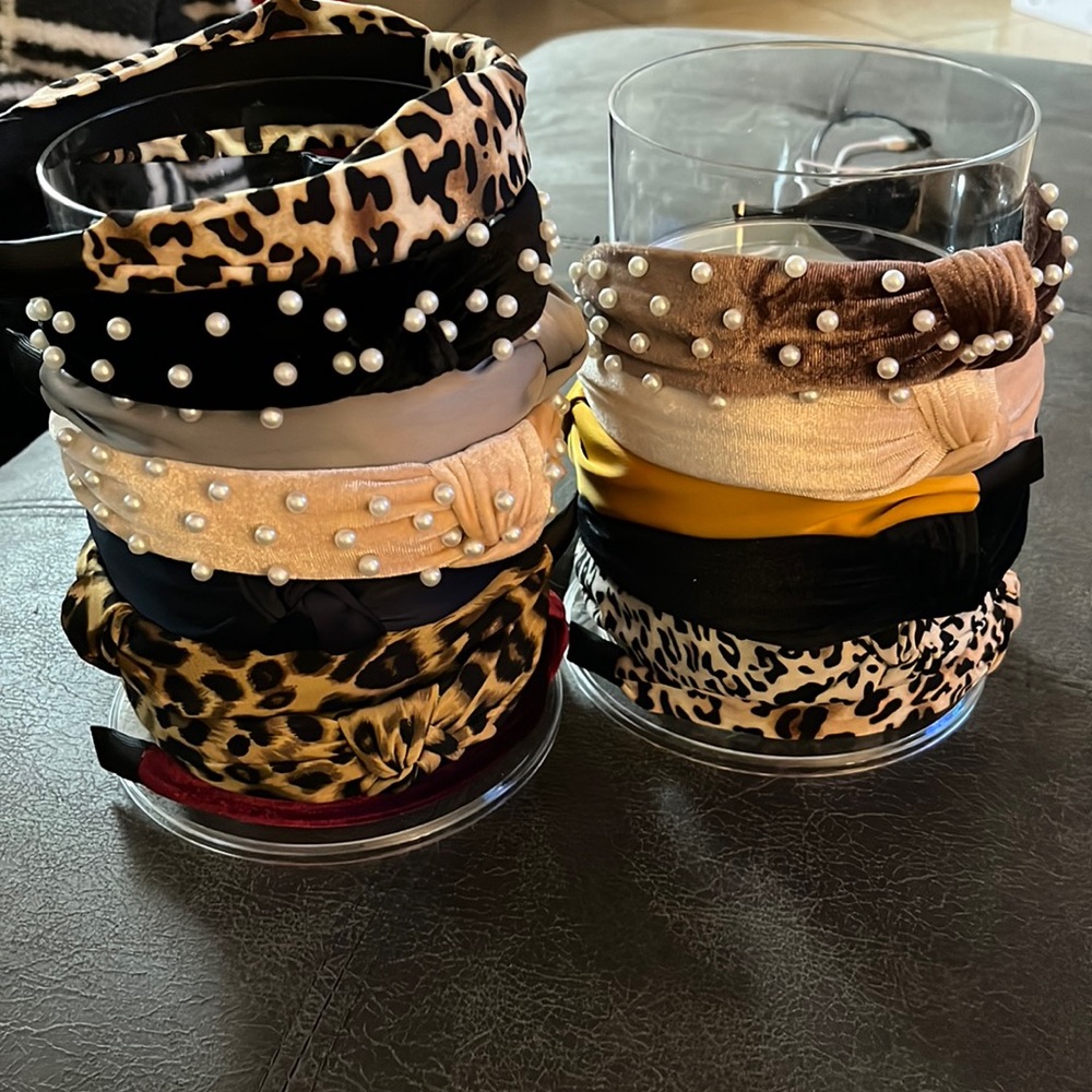 14 Velvet & satin headbands with stands